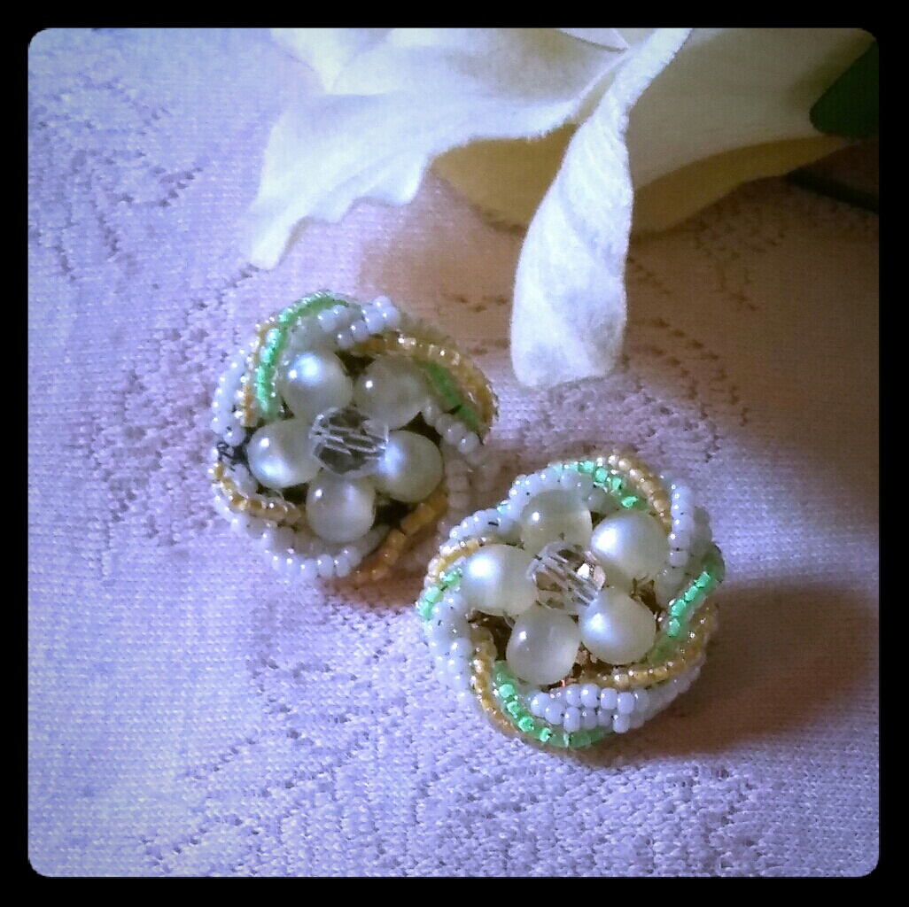 Vintage Japan Wired Seed Bead Earrings 16$